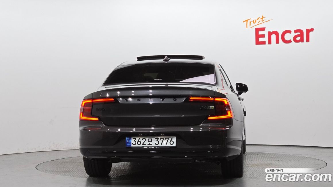 Volvo S90 2025