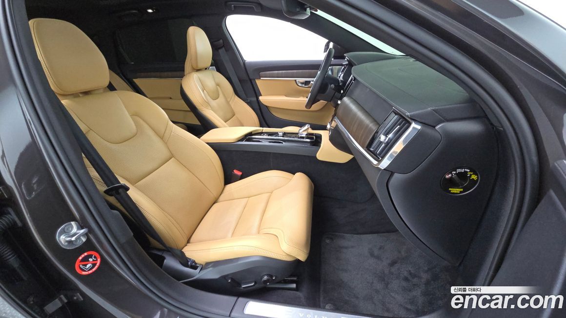 Volvo S90 2025