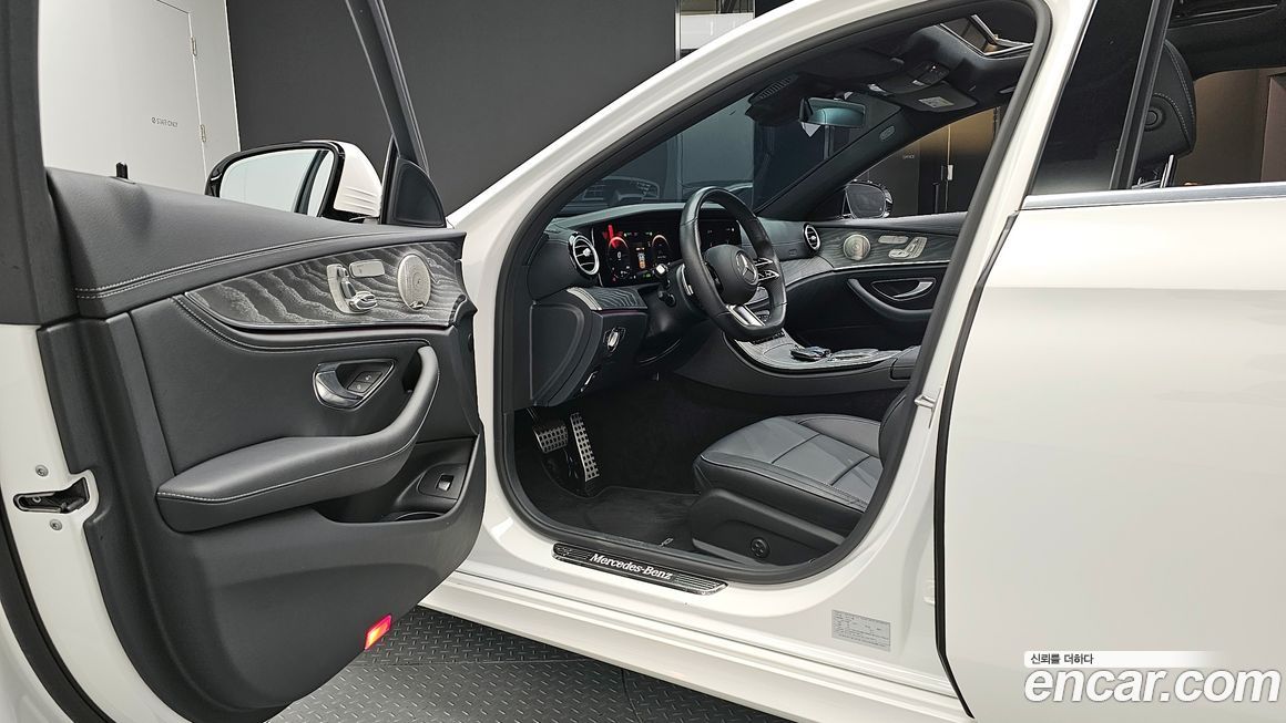 Mercedes-Benz E-Class 2021