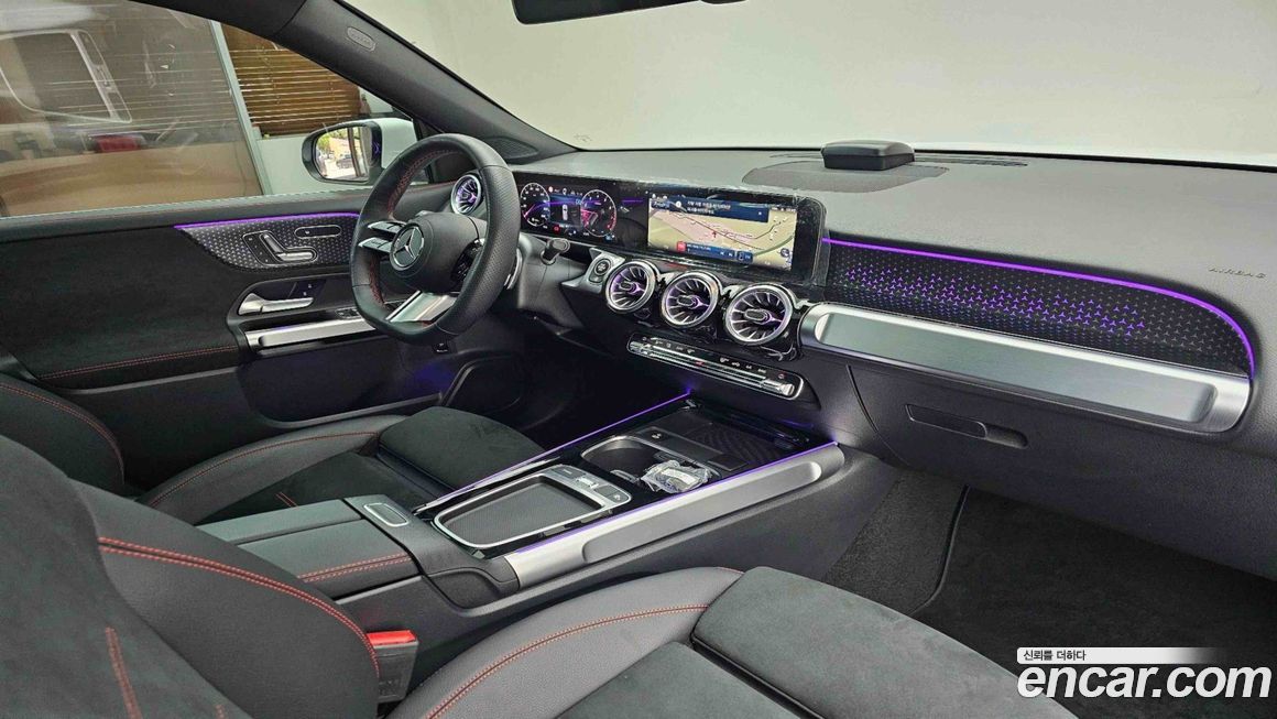 Mercedes-Benz GLB-Class 2025