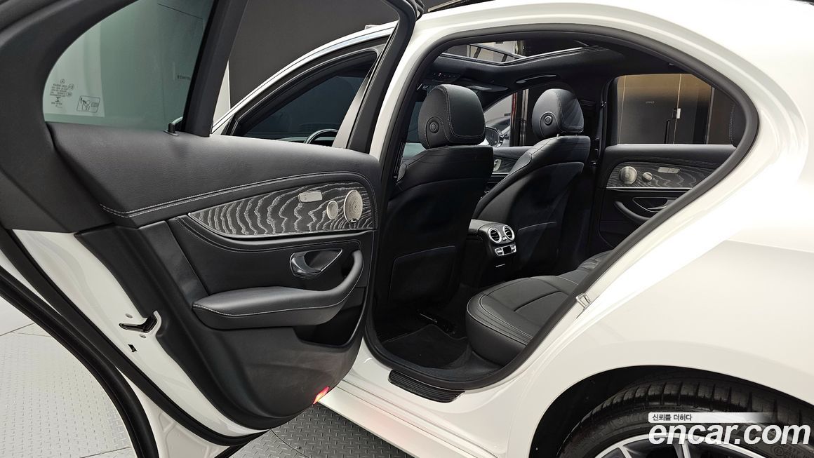 Mercedes-Benz E-Class 2021