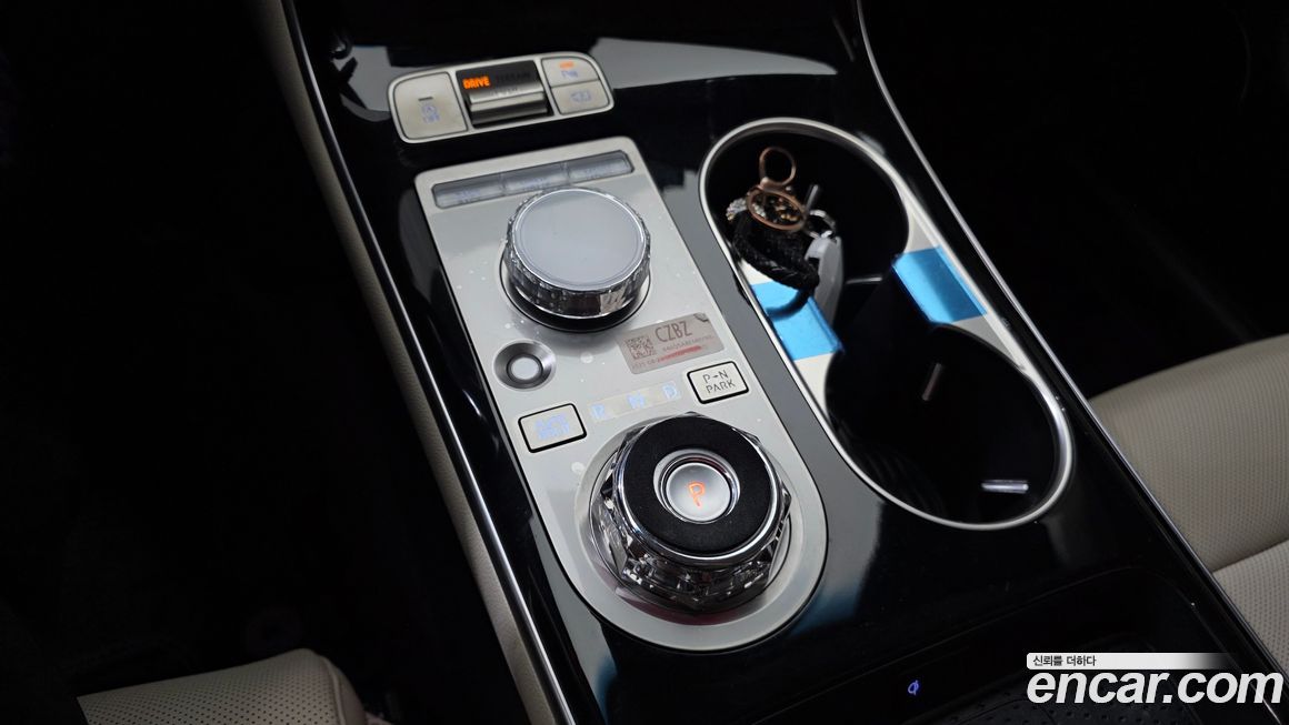 Genesis GV70 2025