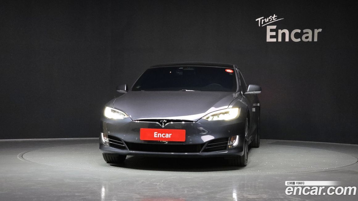 Tesla Model S 2019
