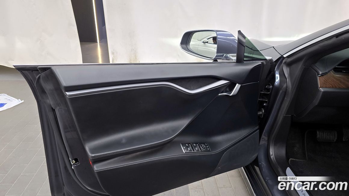 Tesla Model S 2019