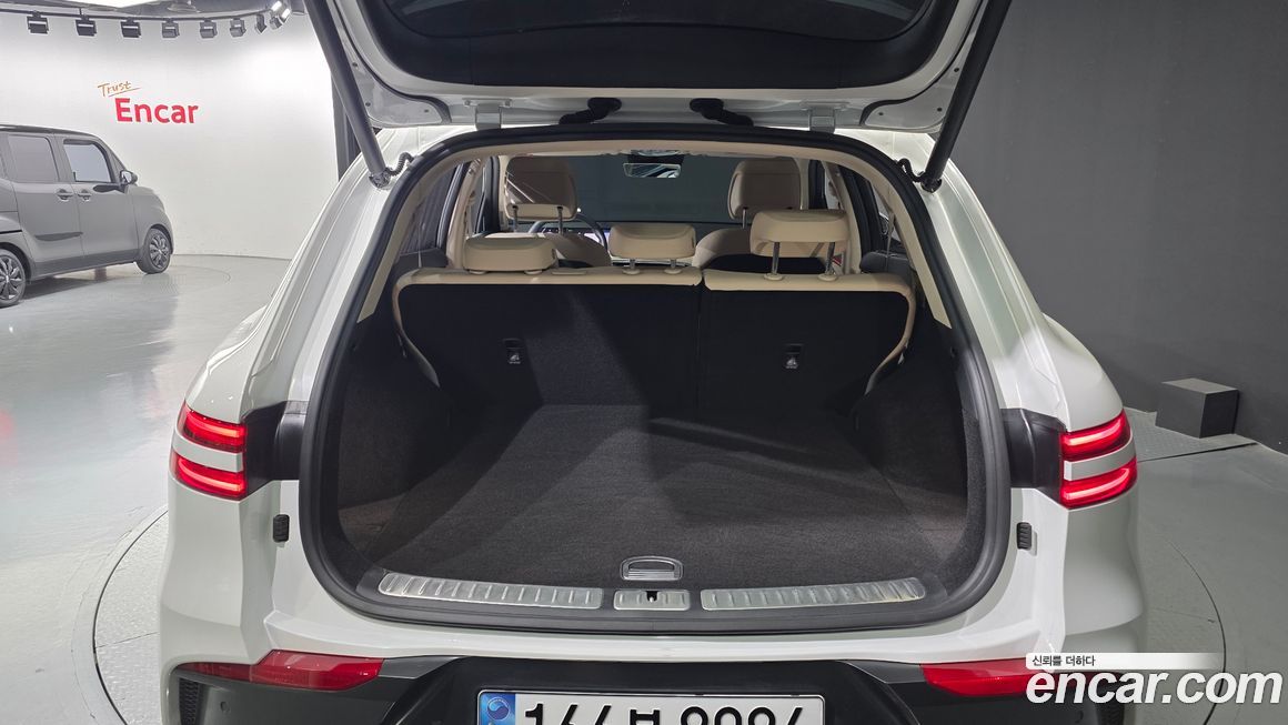 Genesis GV70 2025