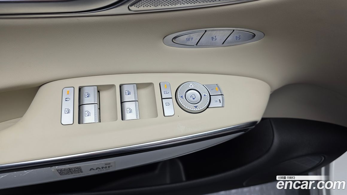 Genesis GV70 2025