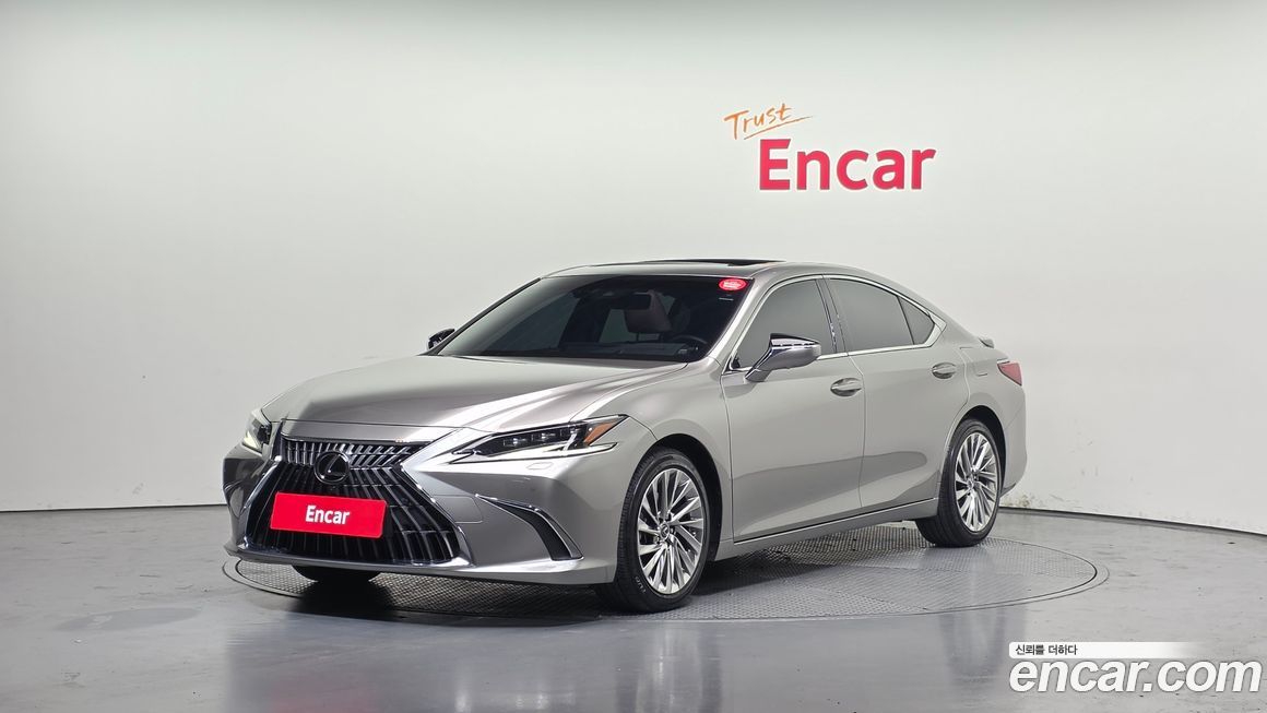 Lexus ES 2023