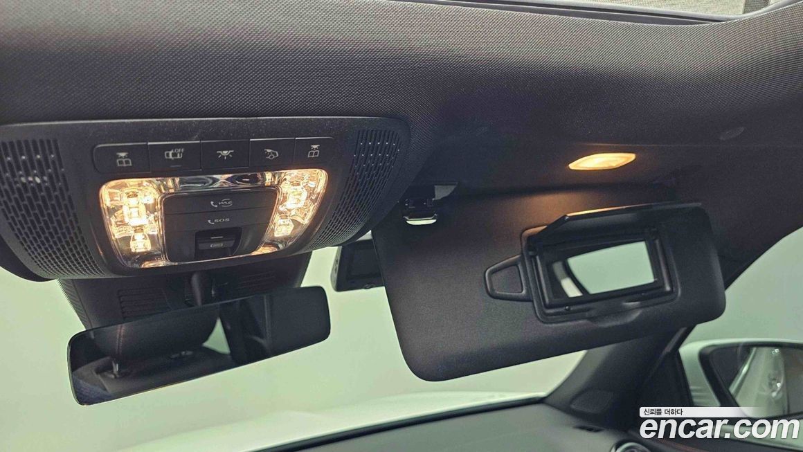 Mercedes-Benz GLB-Class 2025