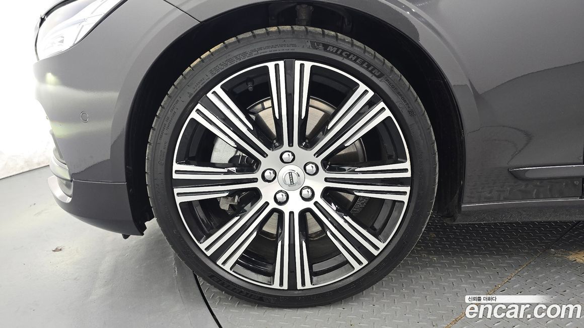 Volvo S90 2025