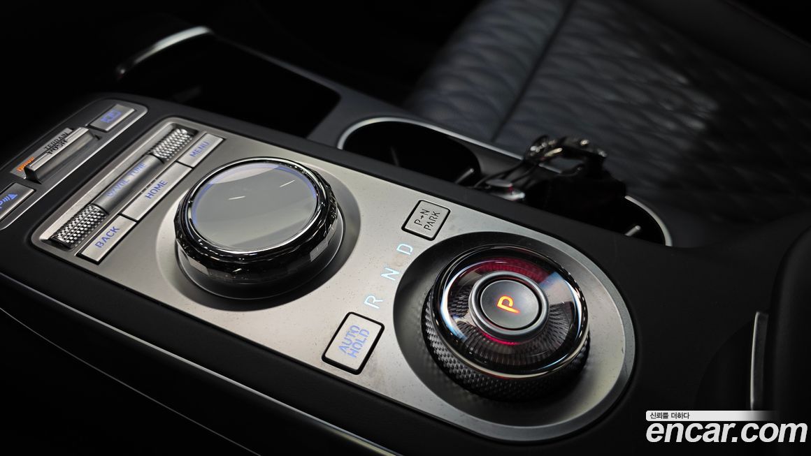 Genesis GV70 2023