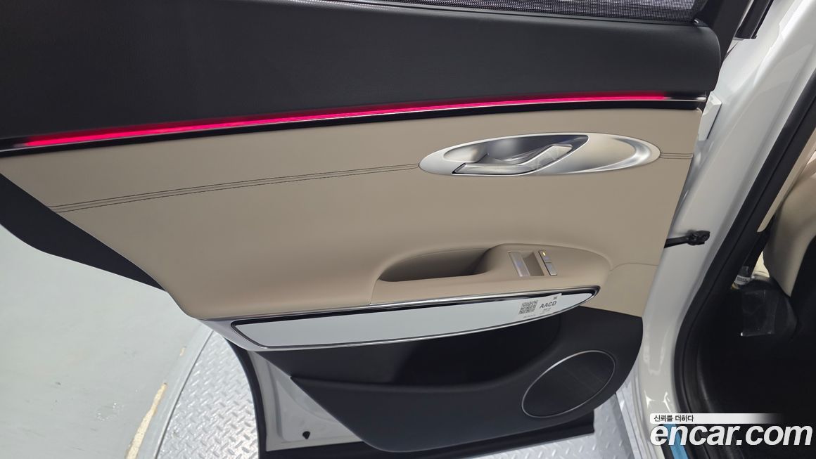 Genesis GV70 2025