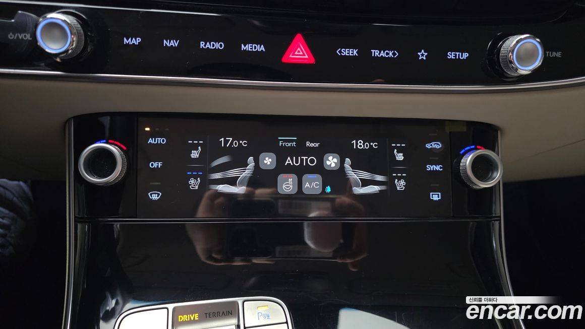 Genesis GV70 2025