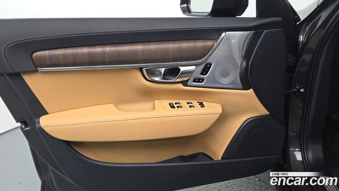 Volvo S90 2025