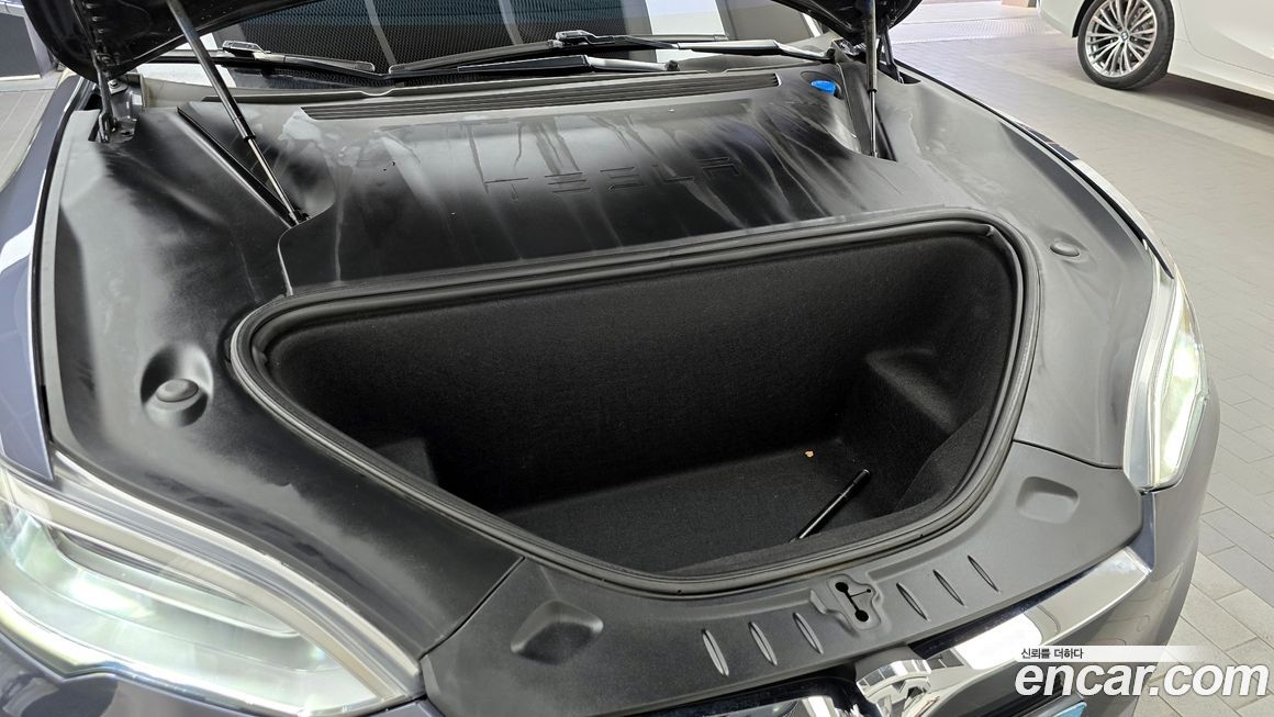 Tesla Model S 2019