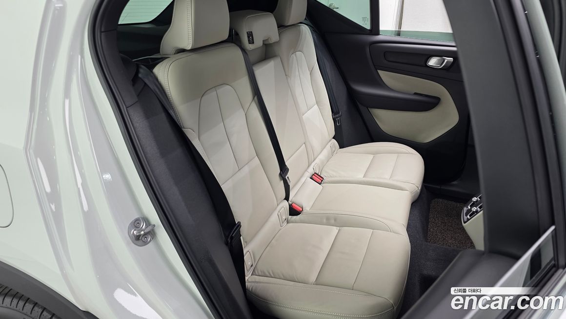 Volvo XC40 2023