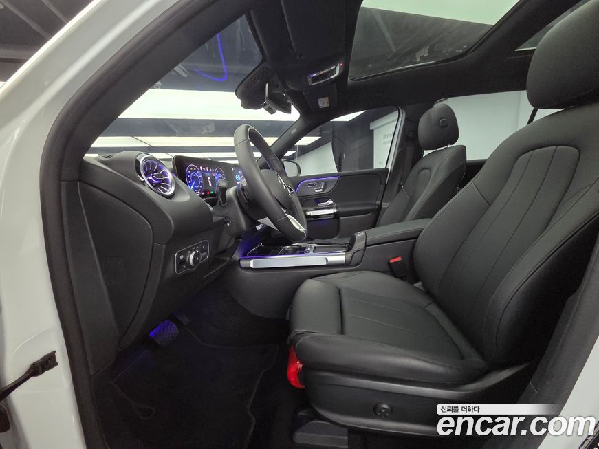 Mercedes-Benz EQB 2026