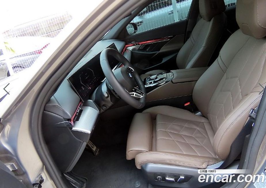 BMW 5-Series 2025