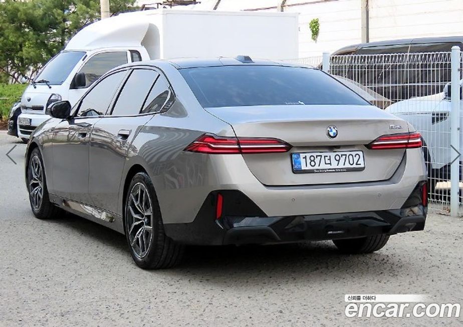 BMW 5-Series 2025