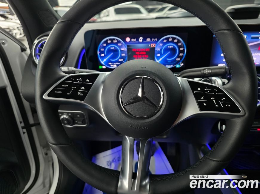 Mercedes-Benz EQB 2026