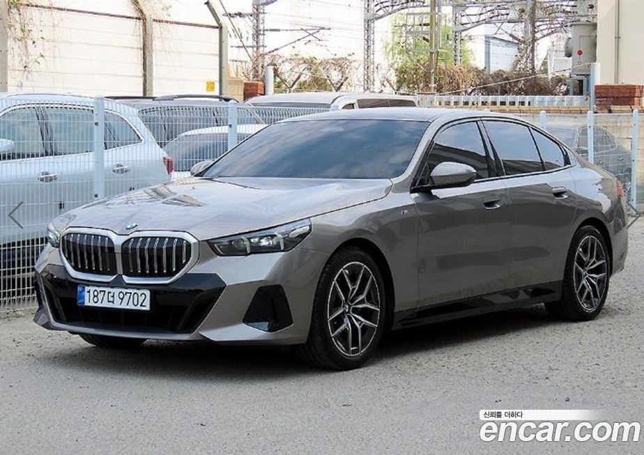 BMW 5-Series 2025