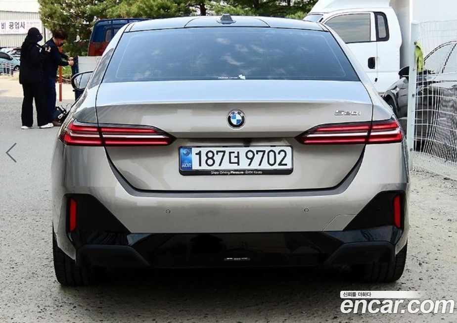 BMW 5-Series 2025