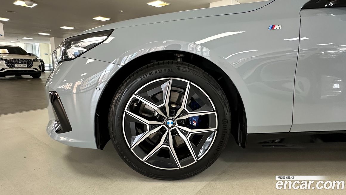 BMW 5-Series 2024