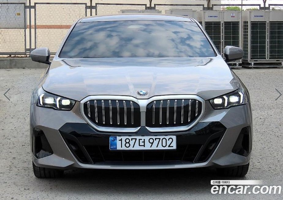 BMW 5-Series 2025