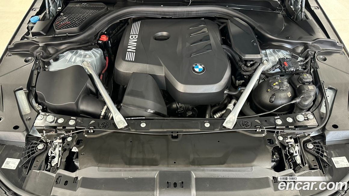 BMW 5-Series 2024