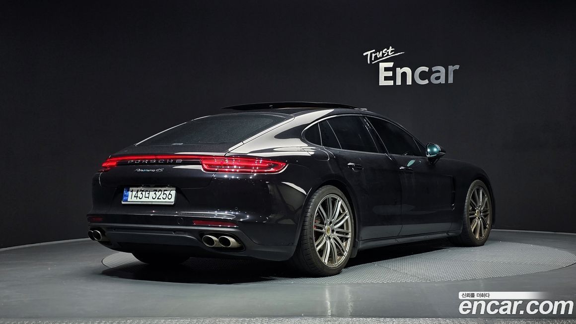 Porsche Panamera 2018