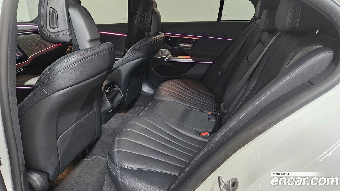 Mercedes-Benz E-Class 2024