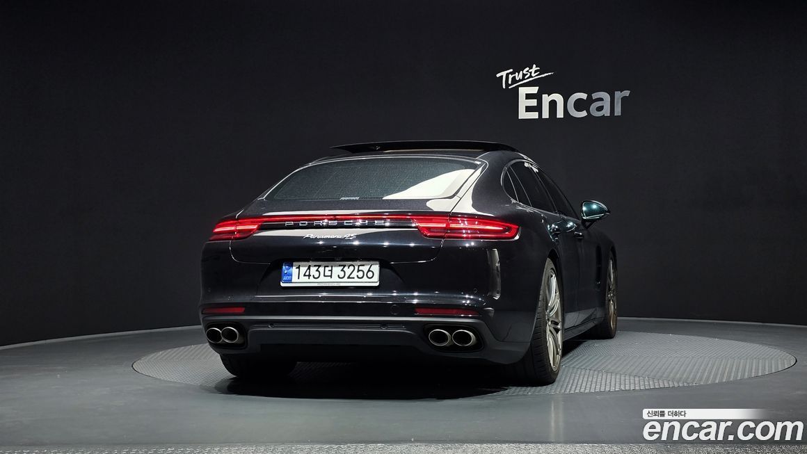 Porsche Panamera 2018