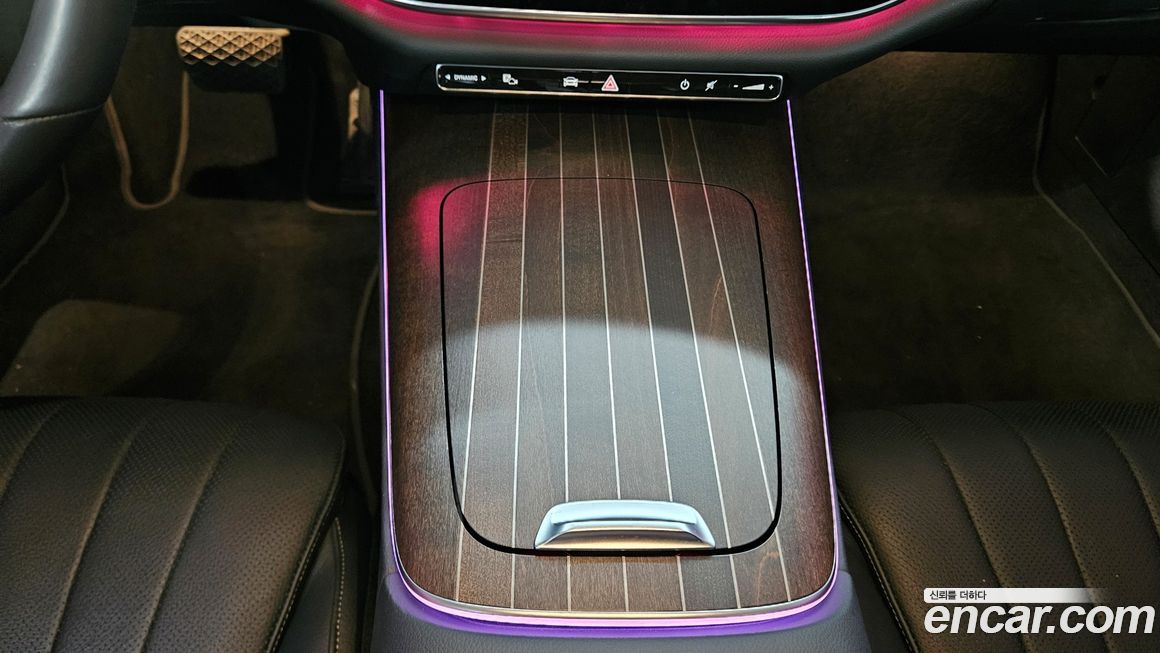 Mercedes-Benz E-Class 2024