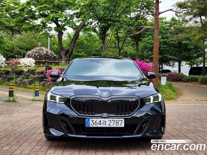 BMW 5-Series 2025
