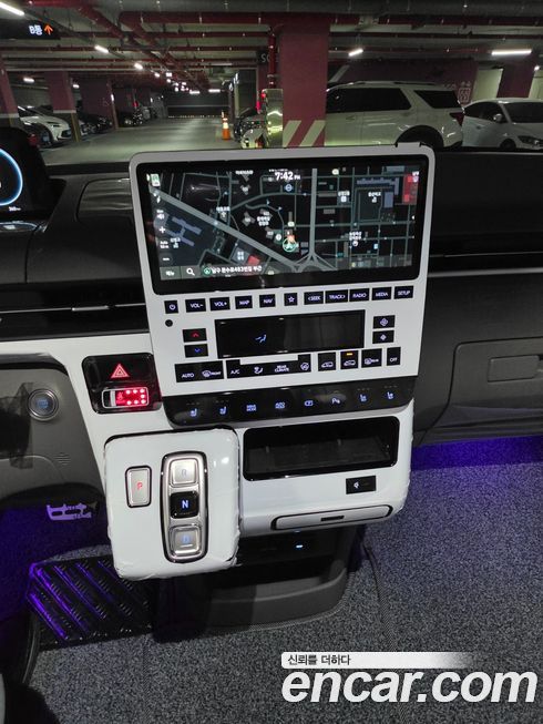 Hyundai Staria 2025