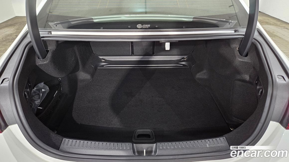Mercedes-Benz E-Class 2024