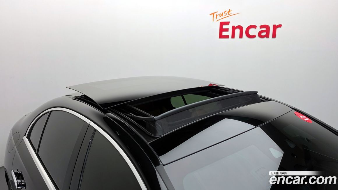 Mercedes-Benz E-Class 2025