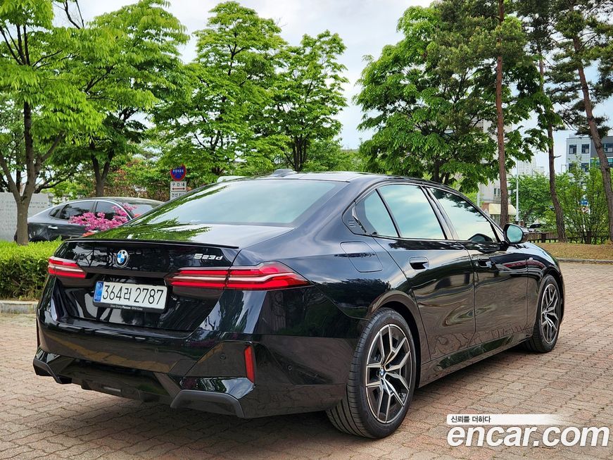 BMW 5-Series 2025