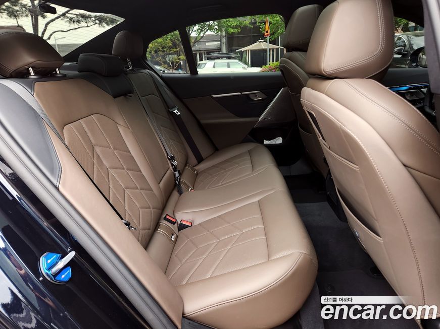 BMW 5-Series 2025