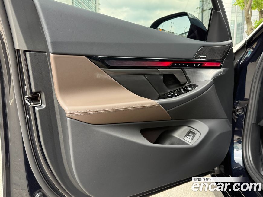 BMW 5-Series 2025