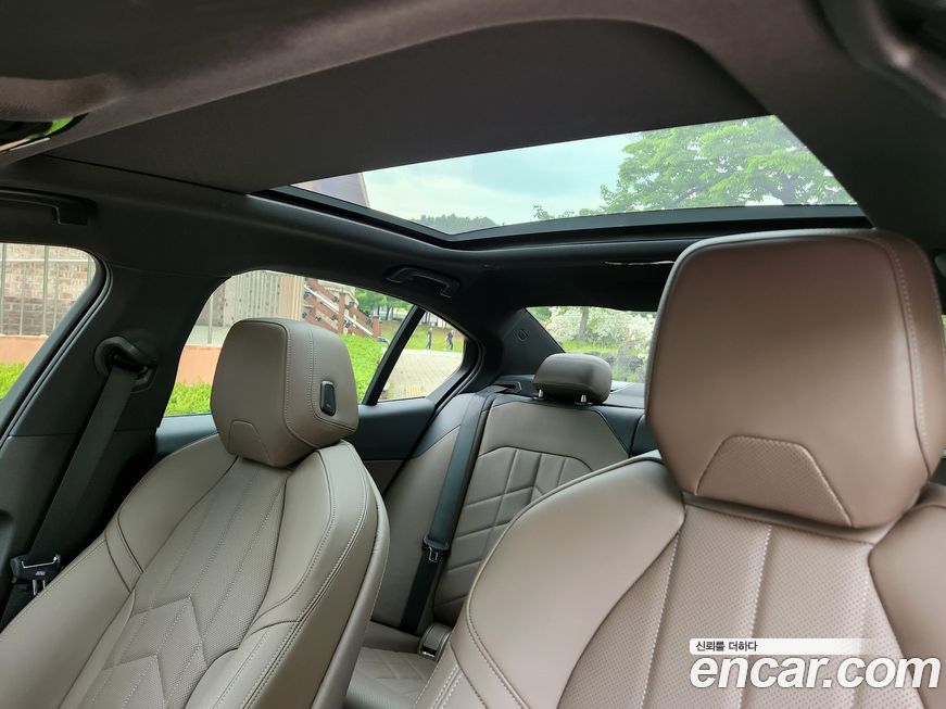 BMW 5-Series 2025