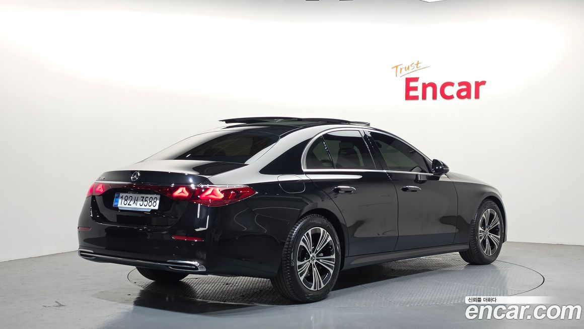 Mercedes-Benz E-Class 2025