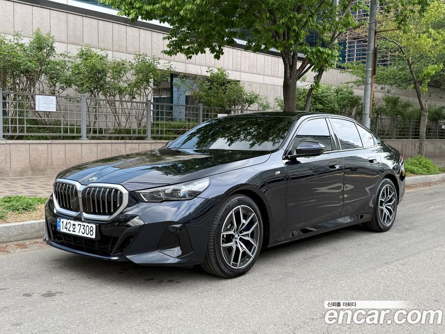 BMW 5-Series 2025