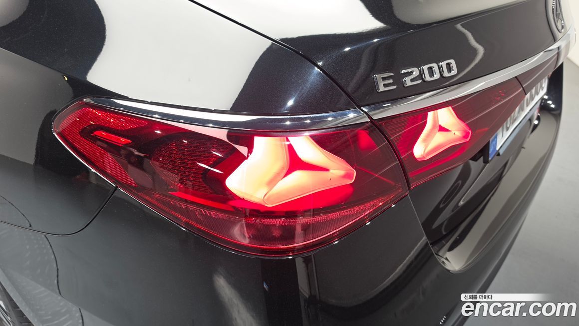 Mercedes-Benz E-Class 2025