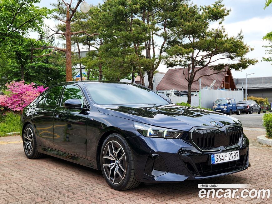 BMW 5-Series 2025