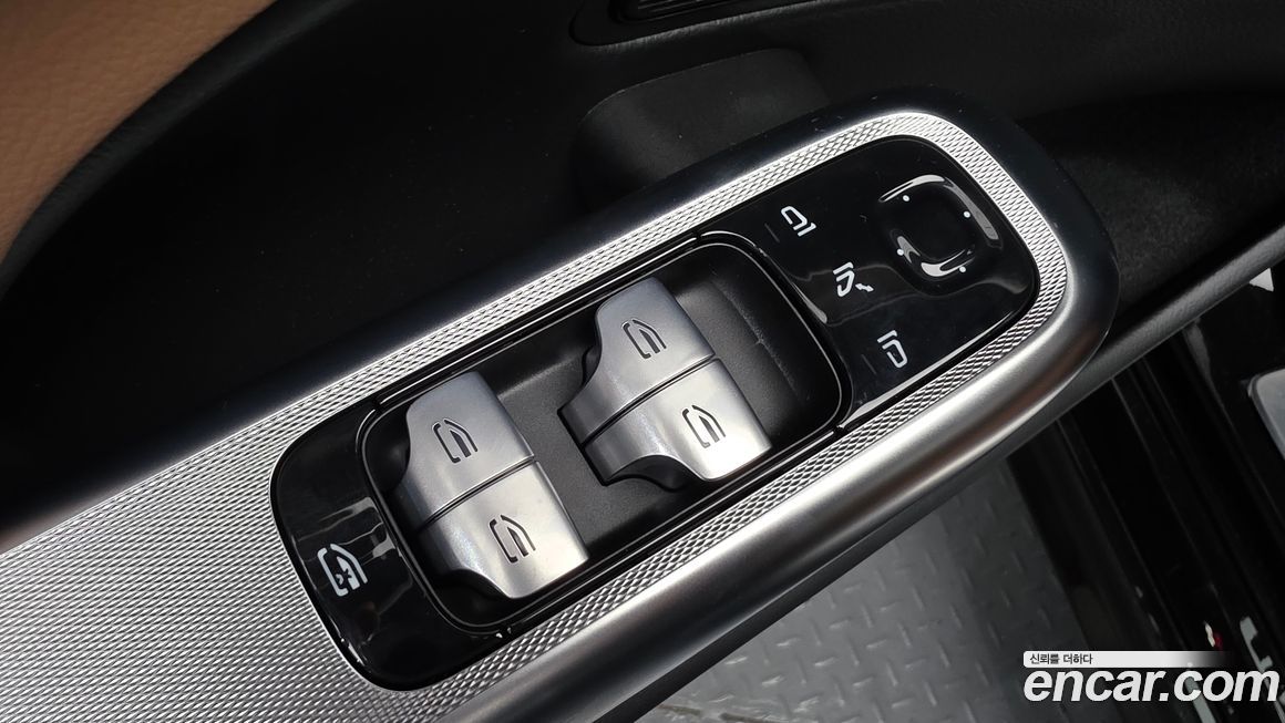 Mercedes-Benz E-Class 2025