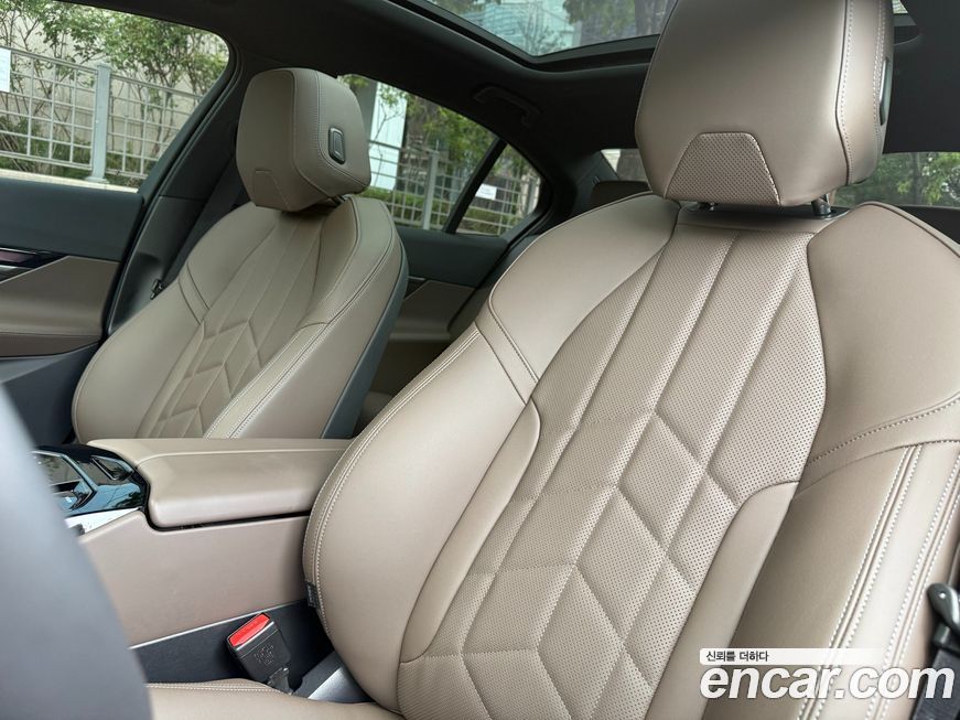 BMW 5-Series 2025