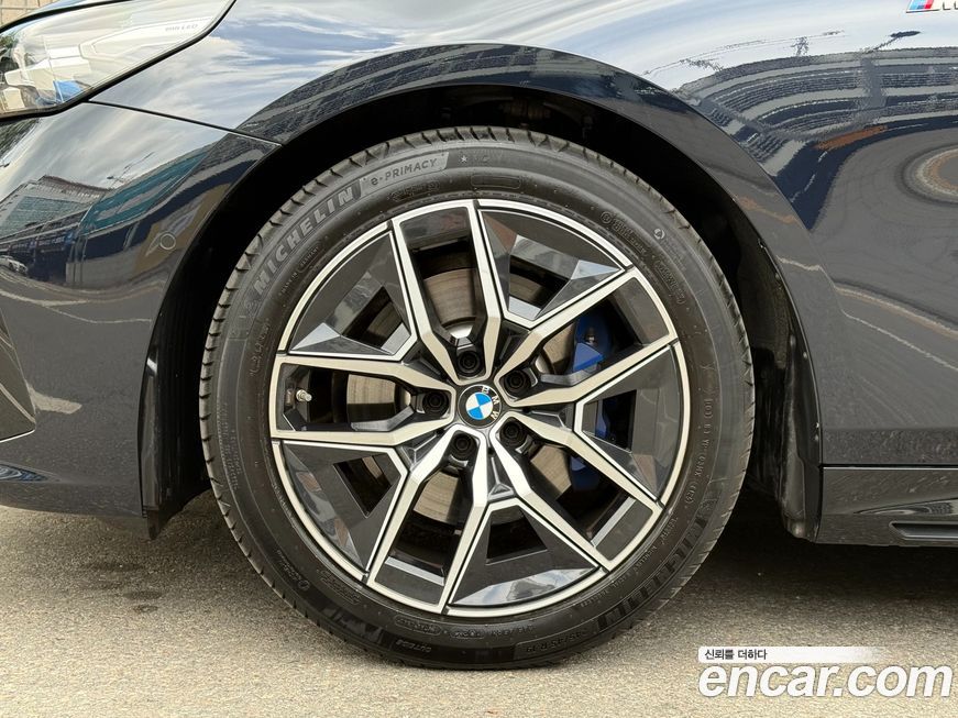 BMW 5-Series 2025