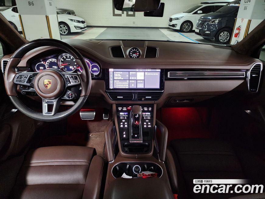 Porsche Cayenne 2021