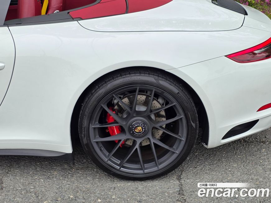 Porsche 911 2019