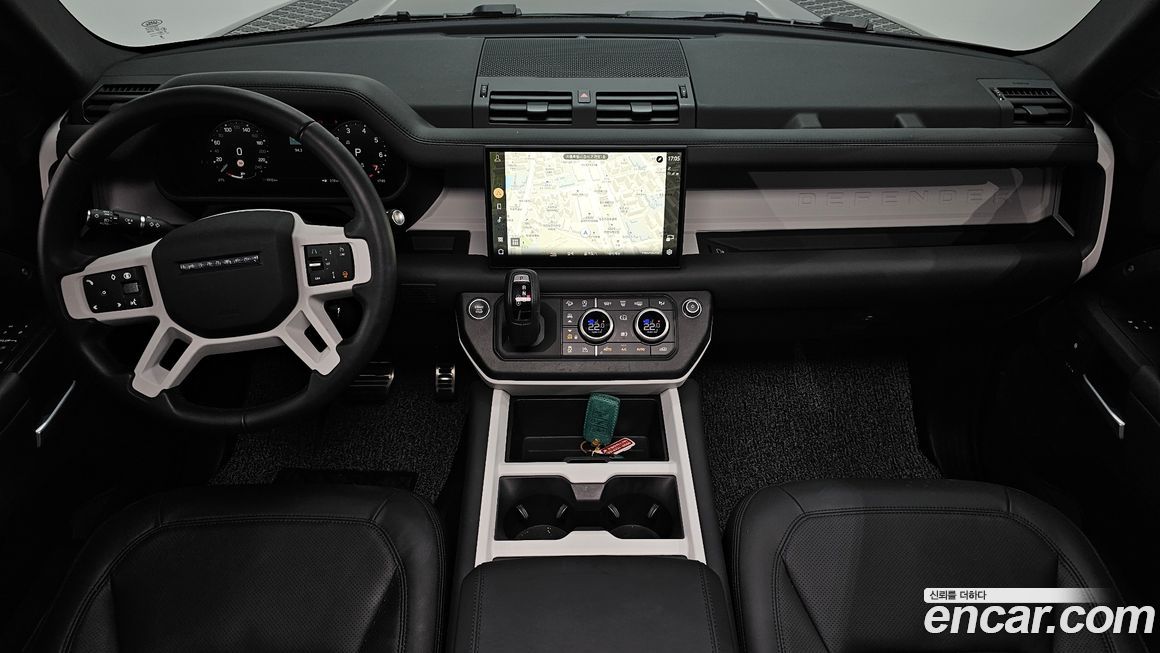 Land Rover Defender 2025
